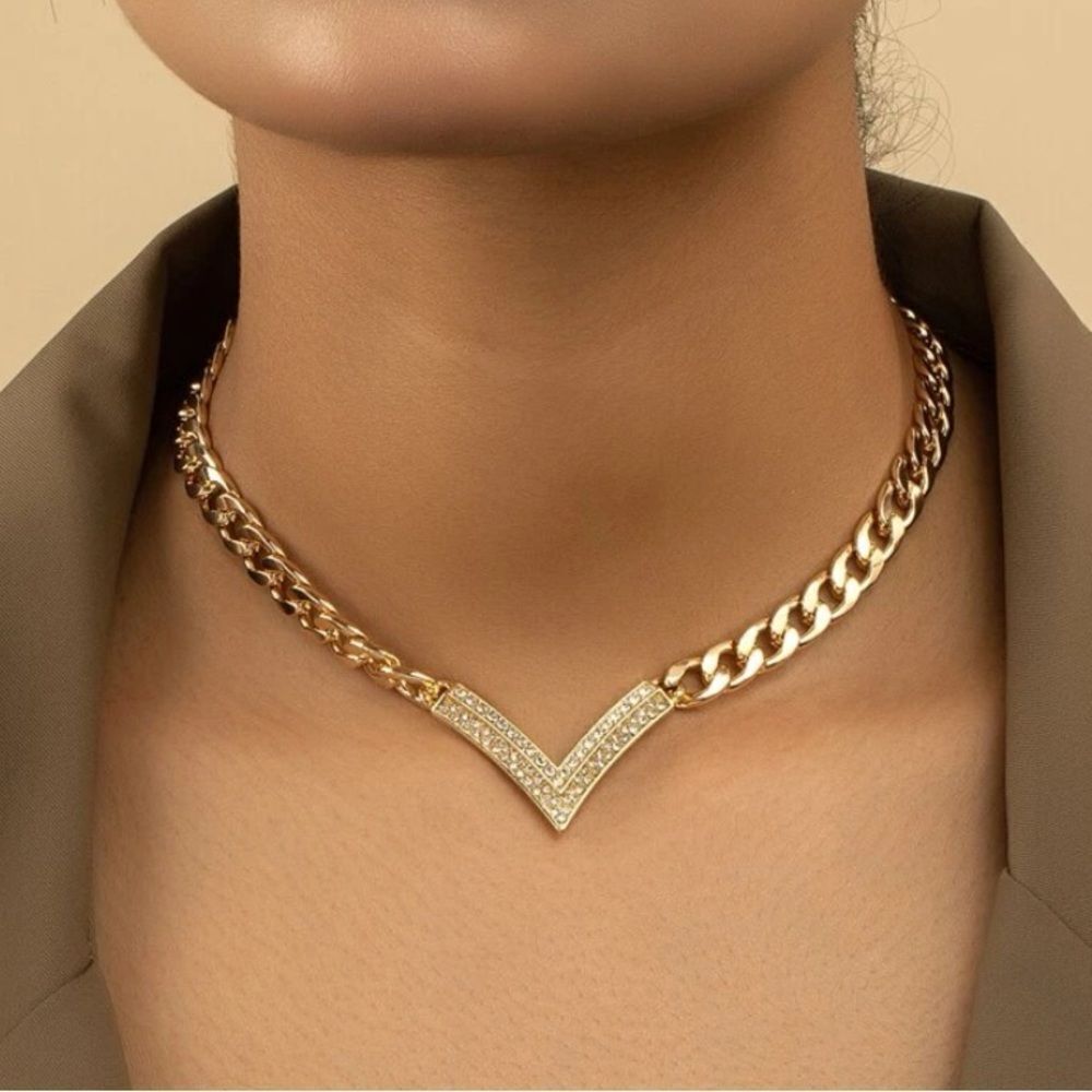 3for$20 NEW 1pc Rhinestone Inlaid Letter Detail Chunky Chain Necklace - Picture 1 of 3